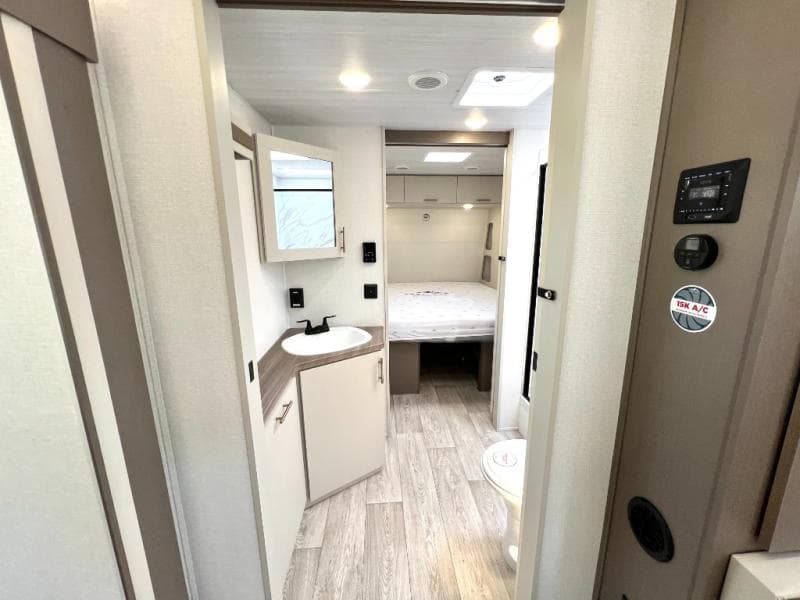 2026 East To West 2026 East To West Alta - thumbnail 33