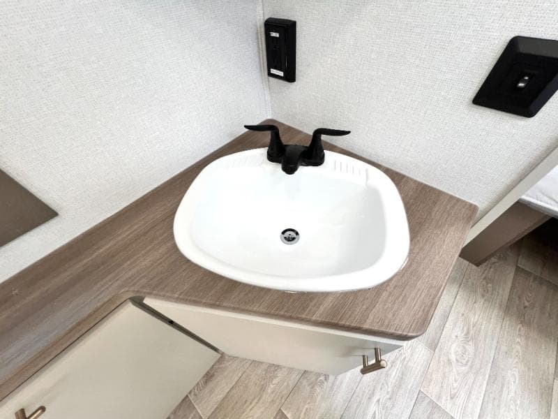 2026 East To West 2026 East To West Alta - thumbnail 38