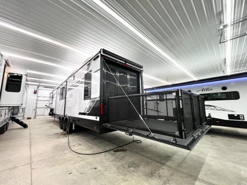 2026 Forest River 2026 Forest River Xlr Nitro Toy Hauler - thumbnail 6