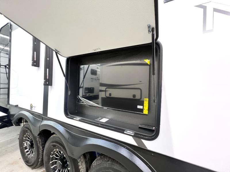 2026 Forest River 2026 Forest River Xlr Nitro Toy Hauler - thumbnail 10