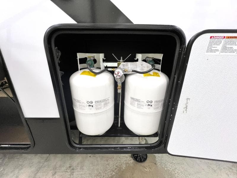 2026 Forest River 2026 Forest River Xlr Nitro Toy Hauler - thumbnail 14