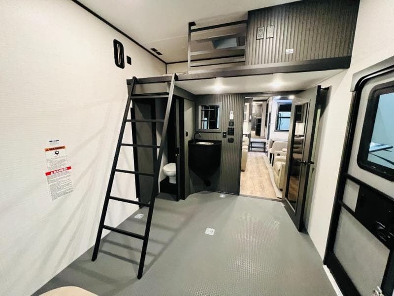 2026 Forest River 2026 Forest River Xlr Nitro Toy Hauler - thumbnail 35