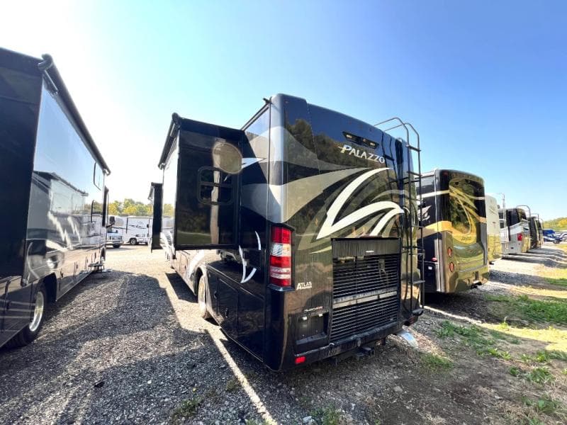 2019 Thor Motor Coach 2019 Thor Motor Coach Palazzo - thumbnail 9