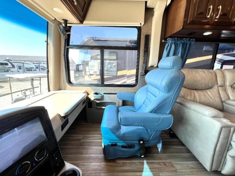 2019 Thor Motor Coach 2019 Thor Motor Coach Palazzo - thumbnail 27