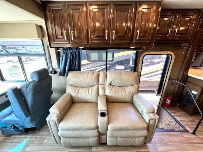 2019 Thor Motor Coach 2019 Thor Motor Coach Palazzo - thumbnail 29