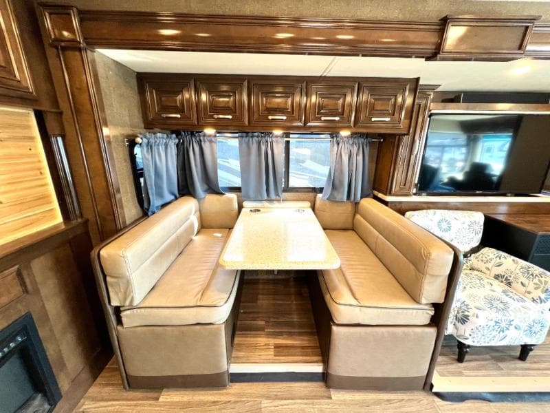 2019 Thor Motor Coach 2019 Thor Motor Coach Palazzo - thumbnail 32