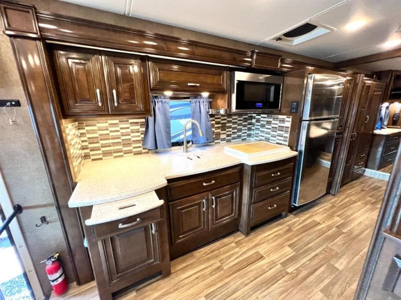 2019 Thor Motor Coach 2019 Thor Motor Coach Palazzo - thumbnail 35