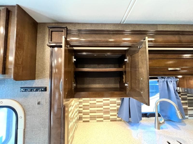 2019 Thor Motor Coach 2019 Thor Motor Coach Palazzo - thumbnail 36