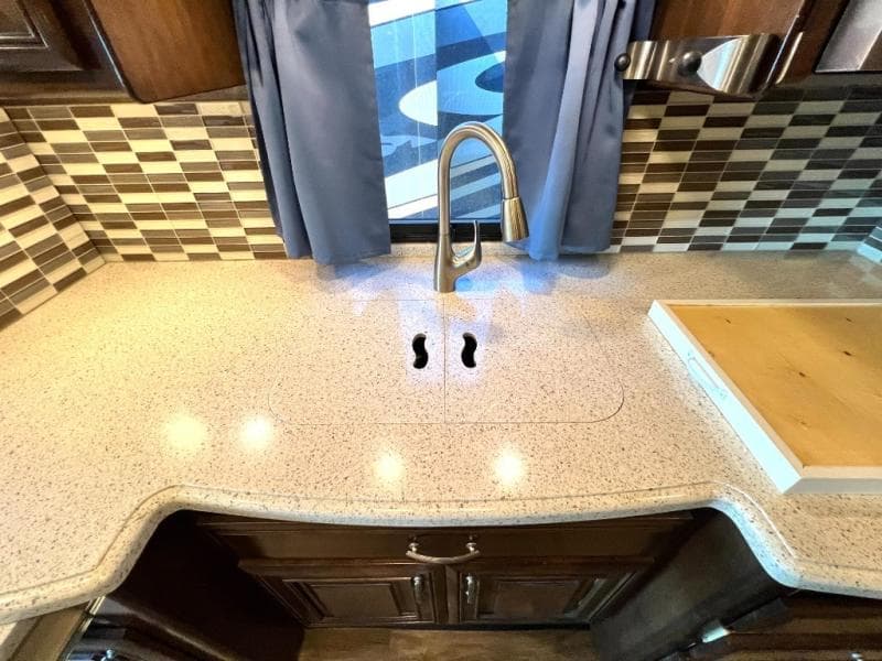 2019 Thor Motor Coach 2019 Thor Motor Coach Palazzo - thumbnail 37