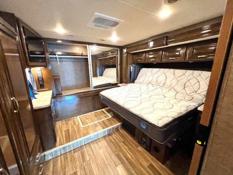 2019 Thor Motor Coach 2019 Thor Motor Coach Palazzo - thumbnail 53