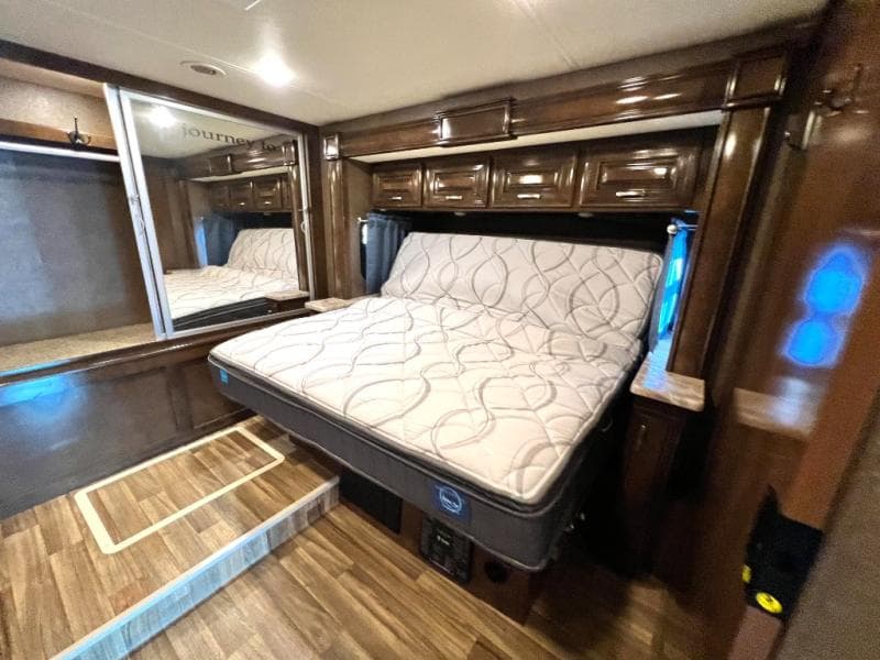 2019 Thor Motor Coach 2019 Thor Motor Coach Palazzo - thumbnail 54