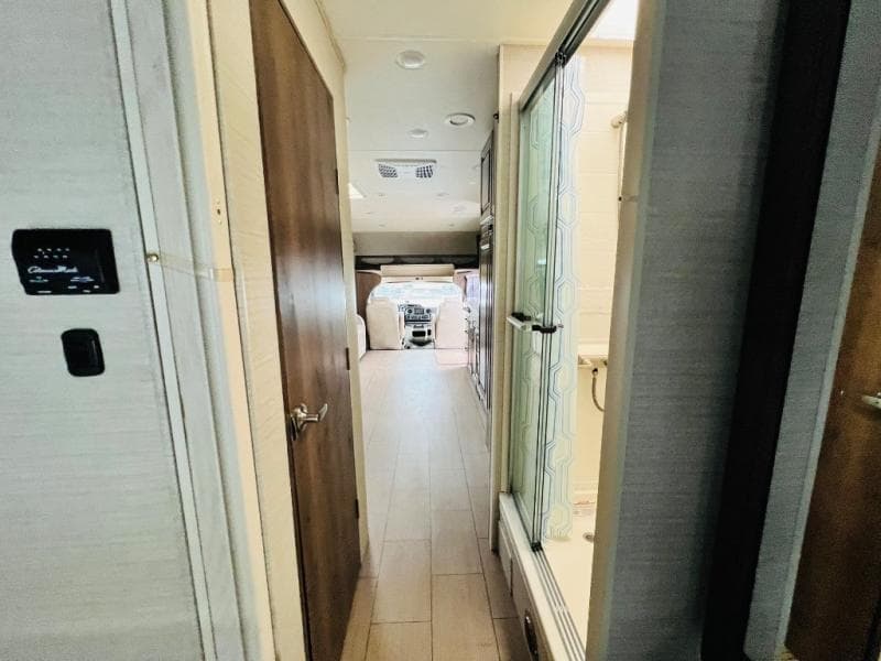 2019 Jayco 2019 Jayco Greyhawk - thumbnail 4