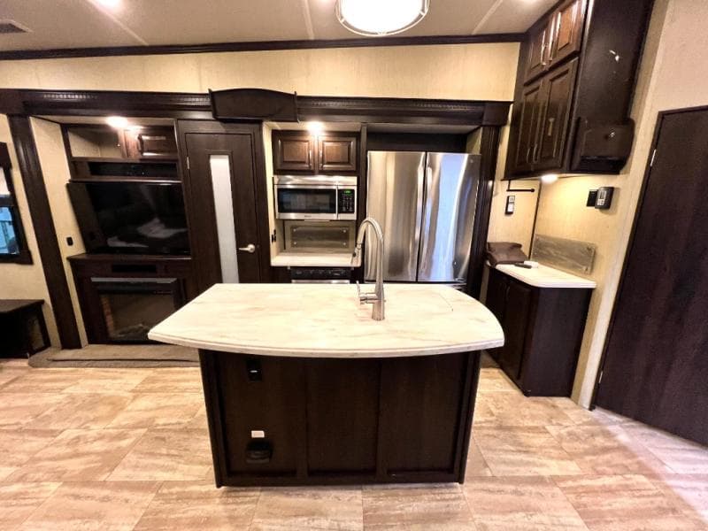 2017 Palomino 2017 Palomino Columbus - thumbnail 19