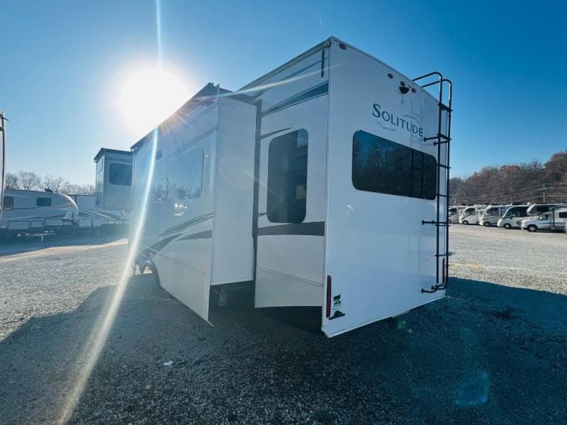2023 Grand Design 2023 Grand Design Solitude - thumbnail 4