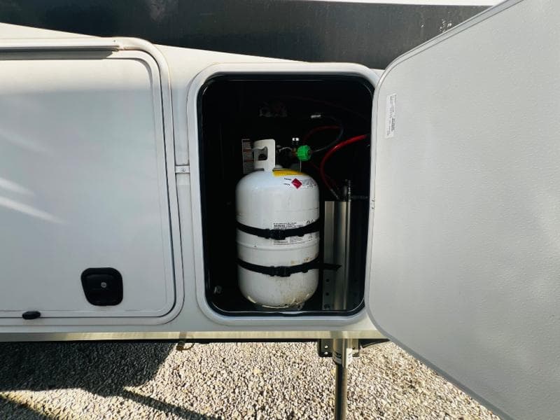 2023 Grand Design 2023 Grand Design Solitude - thumbnail 8