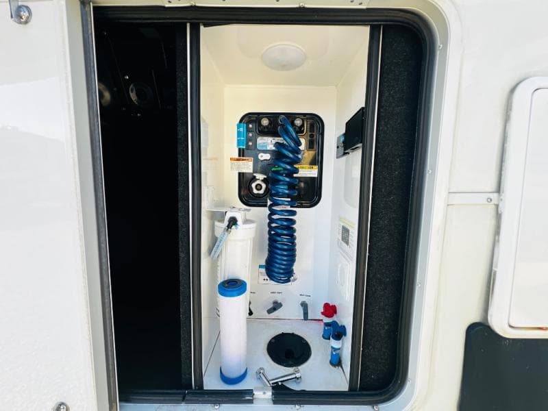 2023 Grand Design 2023 Grand Design Solitude - thumbnail 14