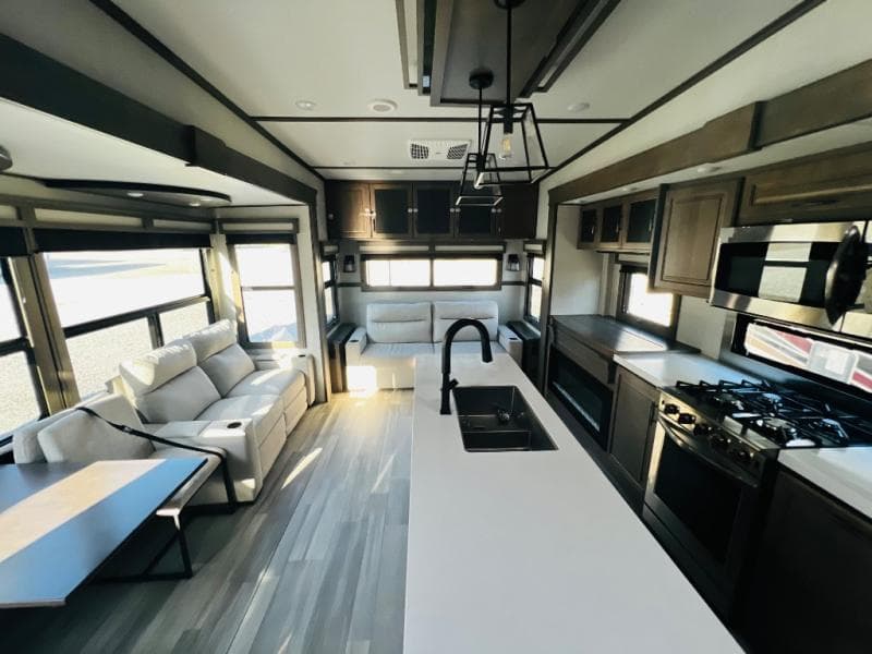 2023 Grand Design 2023 Grand Design Solitude - thumbnail 15