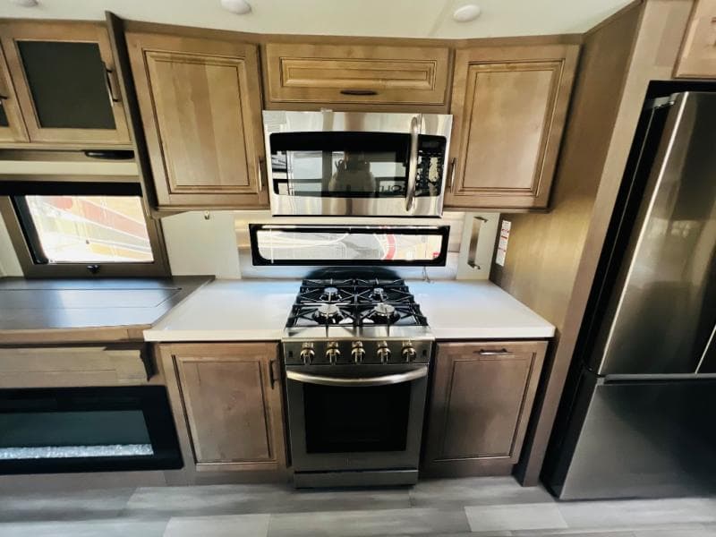 2023 Grand Design 2023 Grand Design Solitude - thumbnail 21