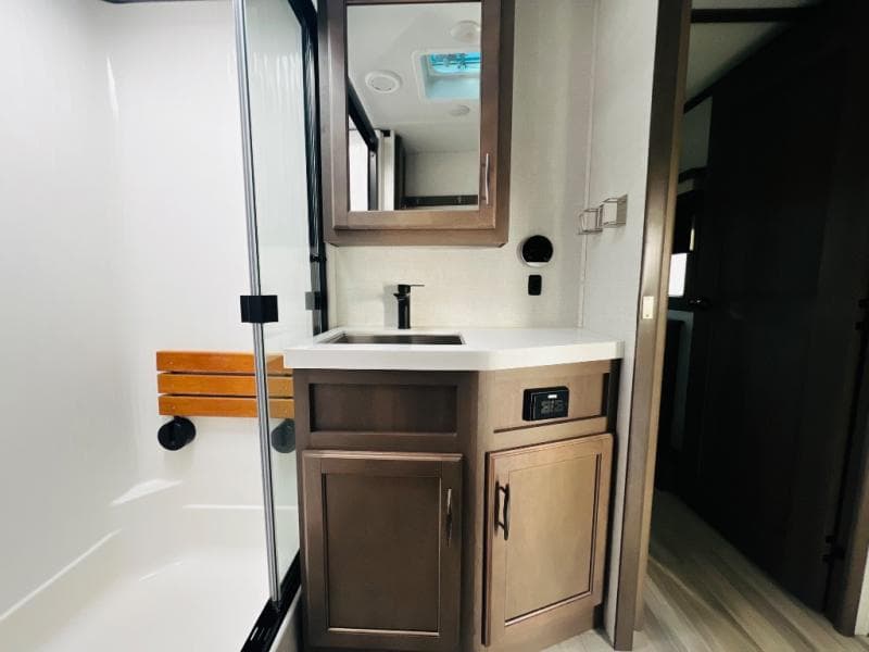 2023 Grand Design 2023 Grand Design Solitude - thumbnail 30