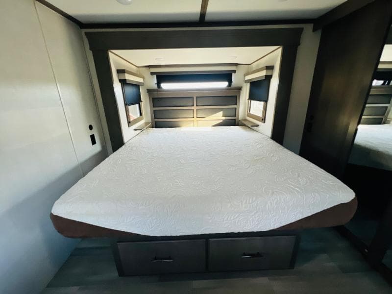 2023 Grand Design 2023 Grand Design Solitude - thumbnail 33