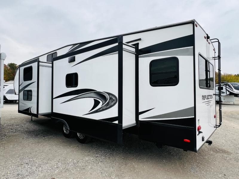 2022 Grand Design 2022 Grand Design Reflection - thumbnail 3