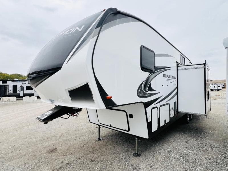 2022 Grand Design 2022 Grand Design Reflection - thumbnail 4