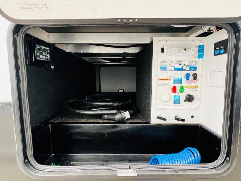 2022 Grand Design 2022 Grand Design Reflection - thumbnail 7