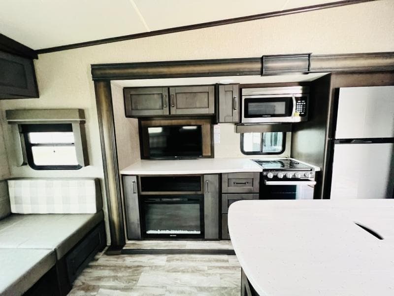 2022 Grand Design 2022 Grand Design Reflection - thumbnail 13