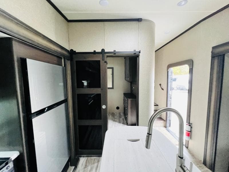 2022 Grand Design 2022 Grand Design Reflection - thumbnail 16