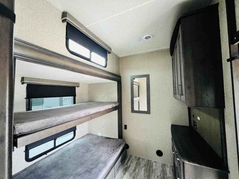 2022 Grand Design 2022 Grand Design Reflection - thumbnail 17