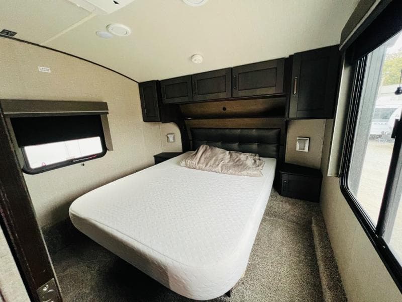 2022 Grand Design 2022 Grand Design Reflection - thumbnail 24