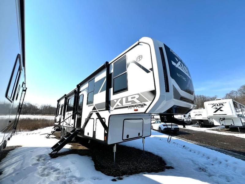 2026 Forest River 2026 Forest River Xlr Nitro Toy Hauler - thumbnail 6