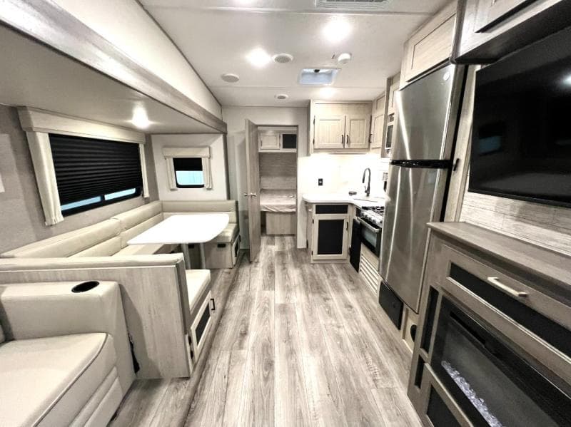 2025 Coachmen 2025 Coachmen Catalina Trail Blazer - thumbnail 18