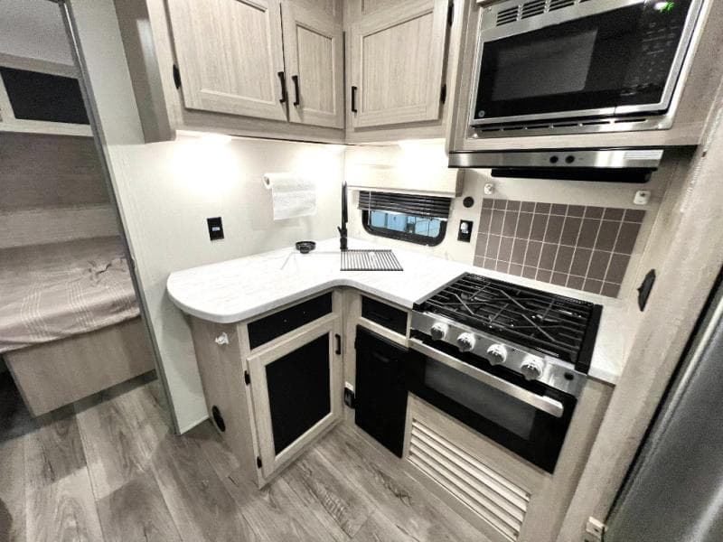 2025 Coachmen 2025 Coachmen Catalina Trail Blazer - thumbnail 21