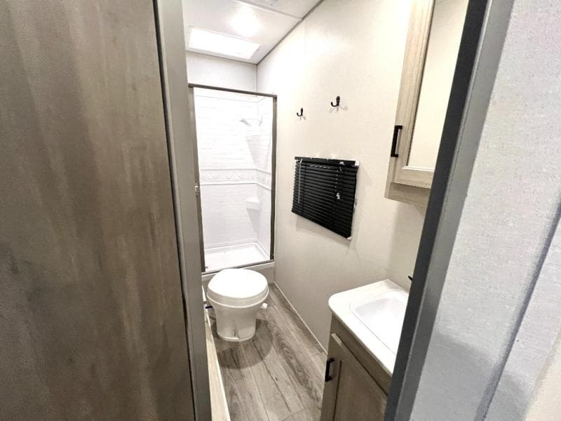 2025 Coachmen 2025 Coachmen Catalina Trail Blazer - thumbnail 39