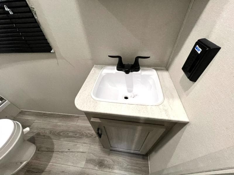 2025 Coachmen 2025 Coachmen Catalina Trail Blazer - thumbnail 43