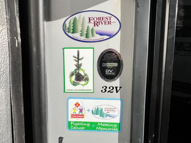 2022 Forest River 2022 Forest River Vengeance Rogue - thumbnail 10