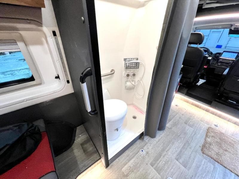 2023 Winnebago 2023 Winnebago Roamer - thumbnail 29