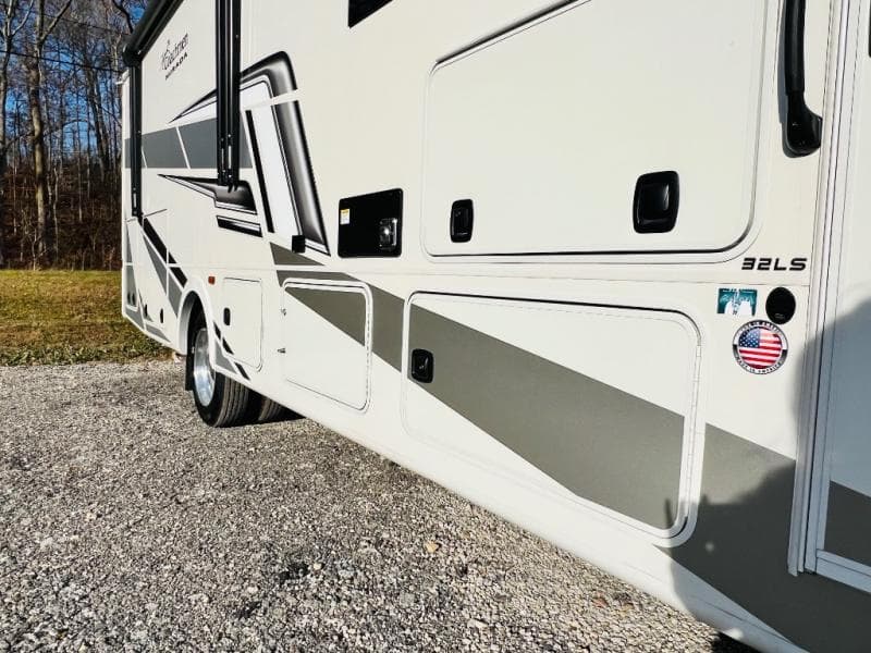 2024 Coachmen 2024 Coachmen Mirada - thumbnail 4