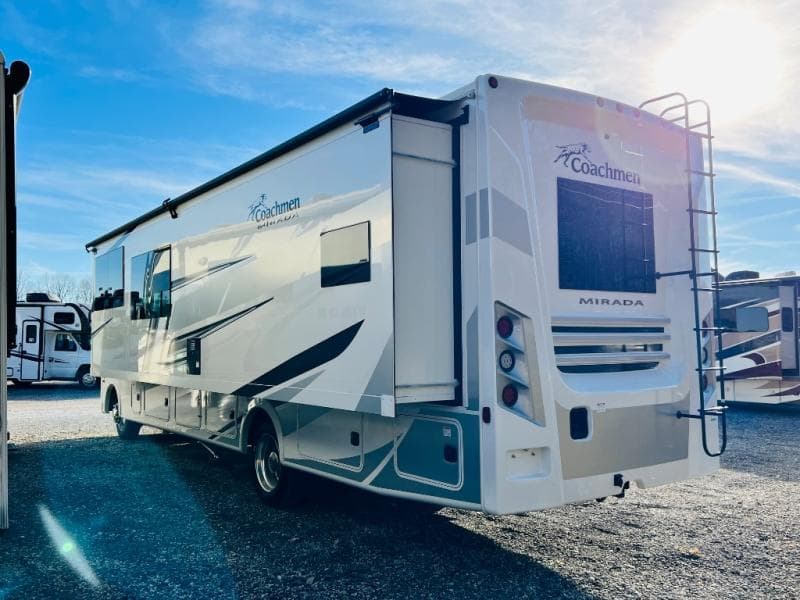 2024 Coachmen 2024 Coachmen Mirada - thumbnail 5