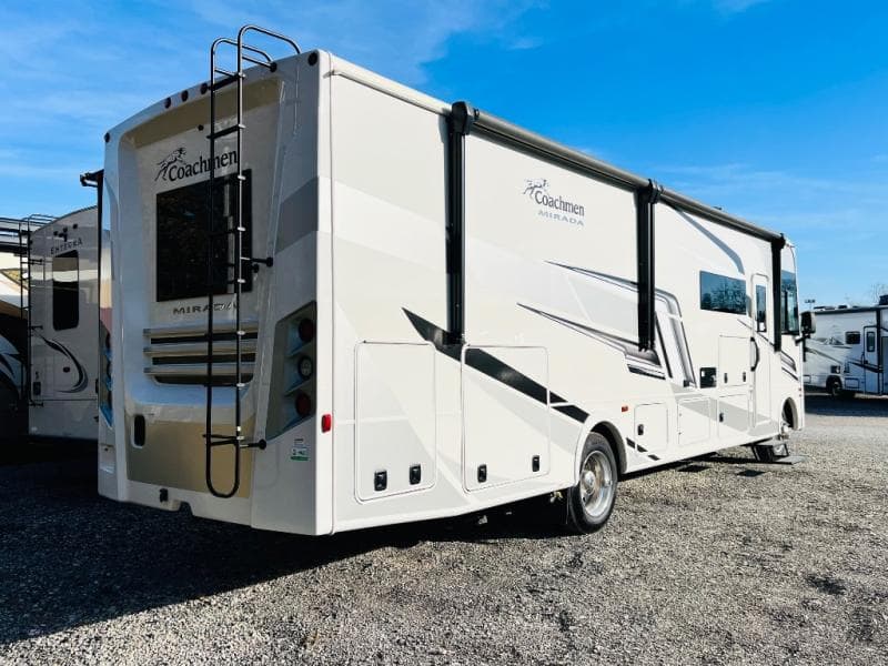 2024 Coachmen 2024 Coachmen Mirada - thumbnail 10