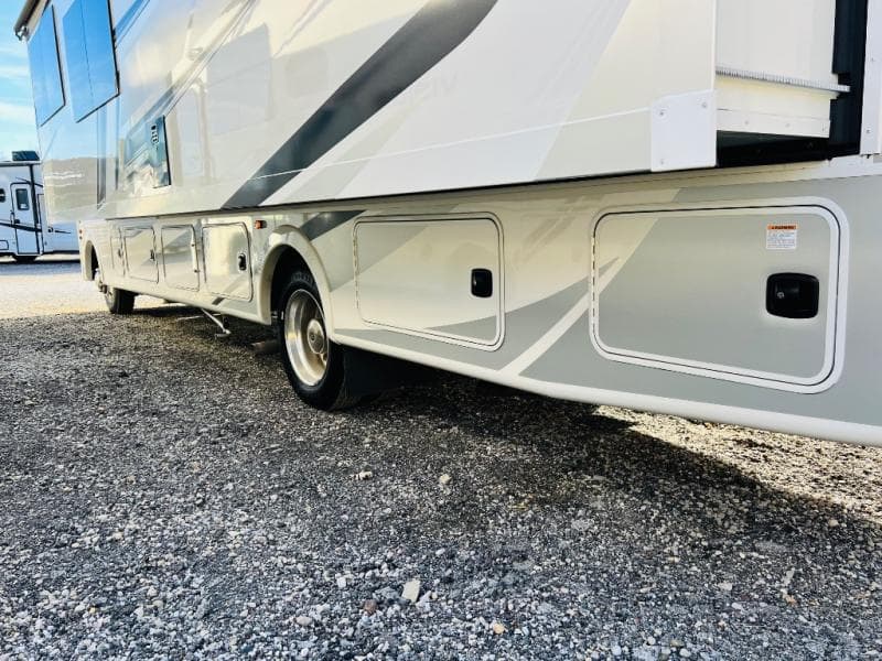 2024 Coachmen 2024 Coachmen Mirada - thumbnail 11