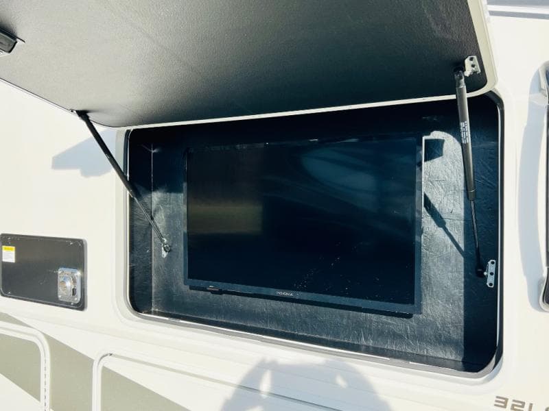 2024 Coachmen 2024 Coachmen Mirada - thumbnail 12