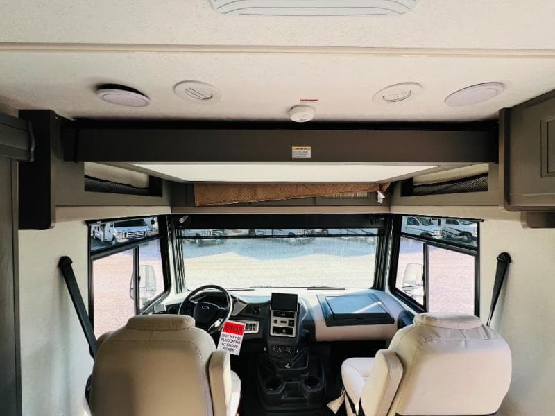 2024 Coachmen 2024 Coachmen Mirada - thumbnail 19