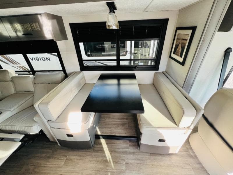 2024 Coachmen 2024 Coachmen Mirada - thumbnail 25