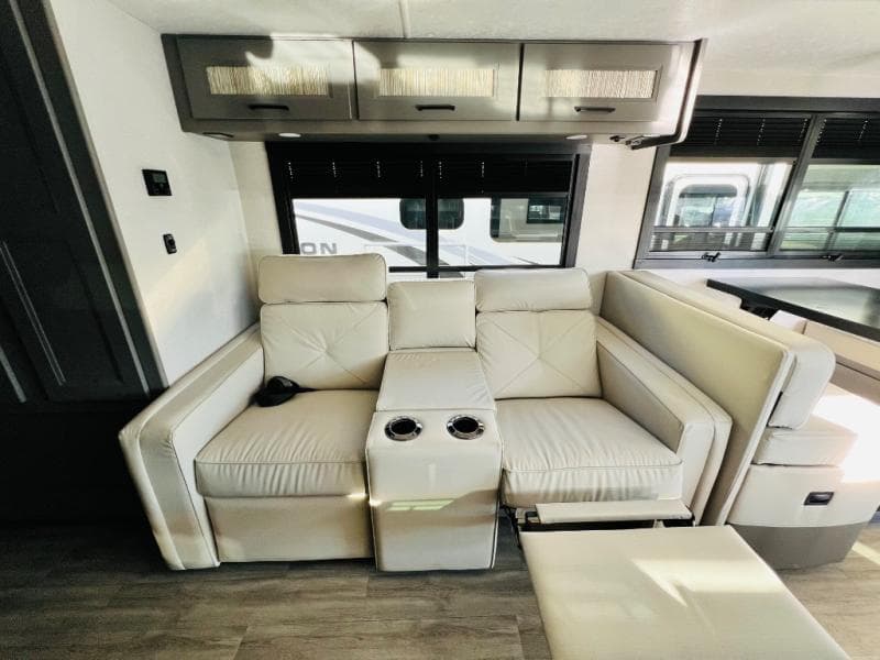 2024 Coachmen 2024 Coachmen Mirada - thumbnail 28