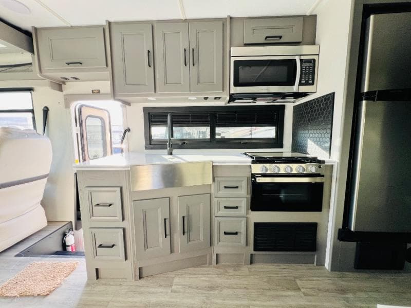 2024 Coachmen 2024 Coachmen Mirada - thumbnail 30