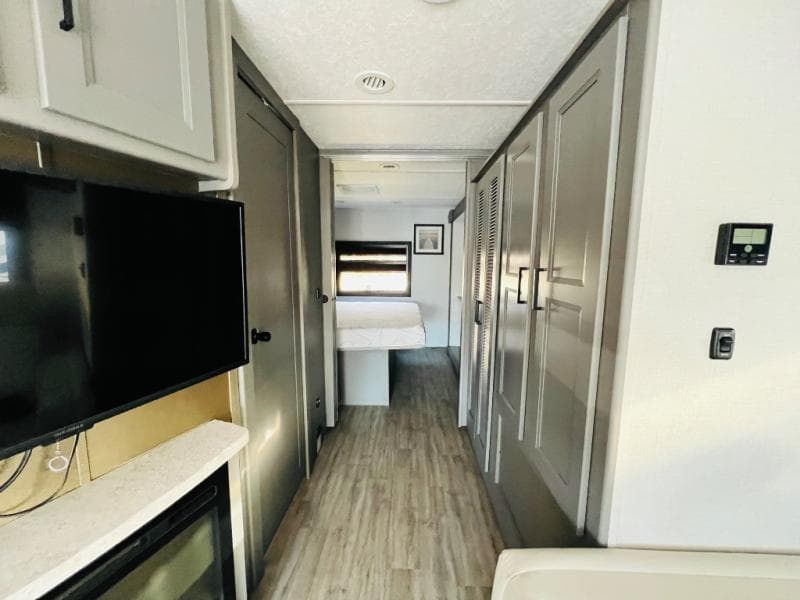 2024 Coachmen 2024 Coachmen Mirada - thumbnail 37