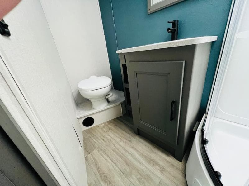 2024 Coachmen 2024 Coachmen Mirada - thumbnail 44