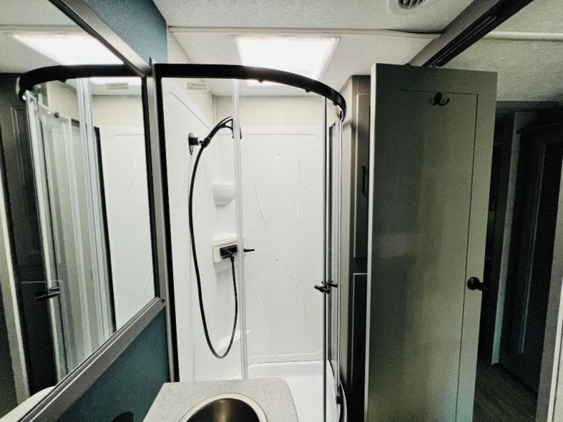 2024 Coachmen 2024 Coachmen Mirada - thumbnail 45